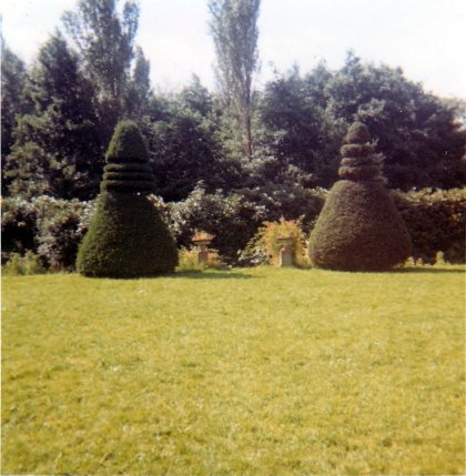 entrance to sunken garden