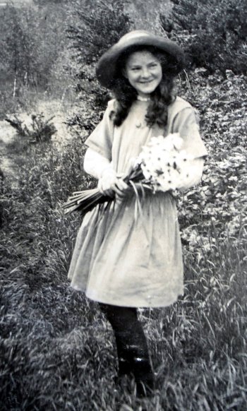 joan and flowers